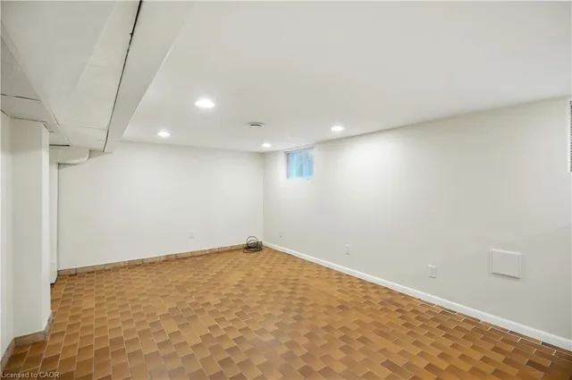 Additional image 34 of 127 Garside Ave