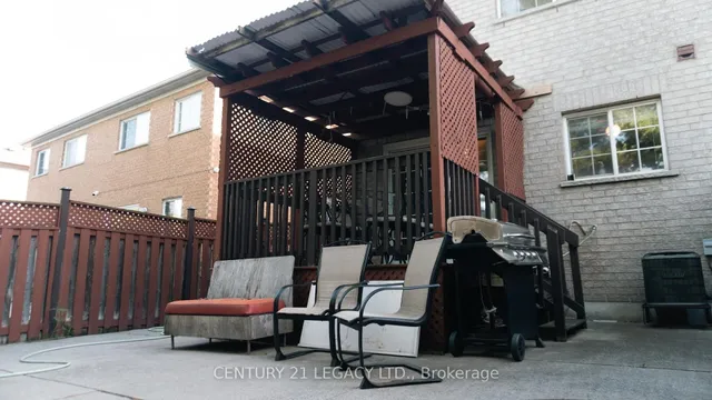 Additional image 28 of 25 Revelstoke Pl