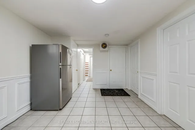 Additional image 33 of 2309 Malcolm Cres