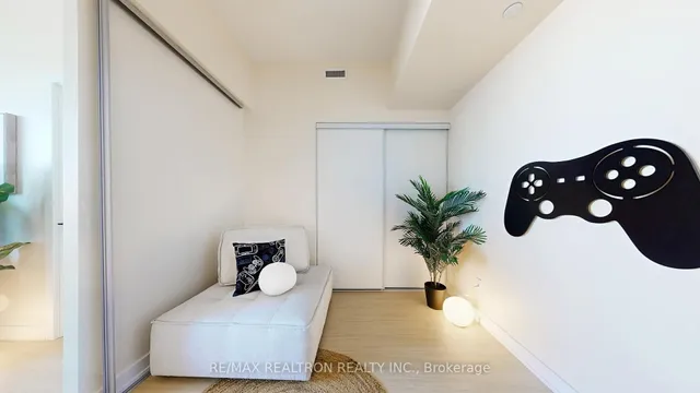 Additional image 27 of 8 Wellesley St Unit 5808