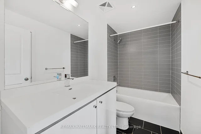 Additional image 11 of 105 George St Unit 1704