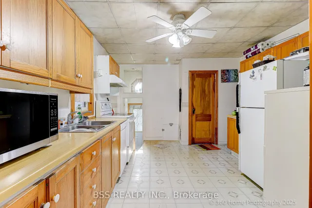 Additional image 7 of 96 Laurel Ave