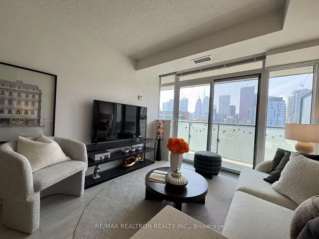 Additional image 12 of 400 Adelaide St Unit 1909