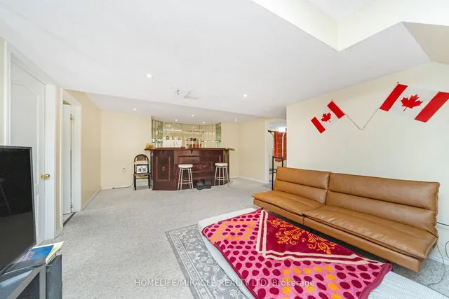 Additional image 36 of 17 Mainard Cres