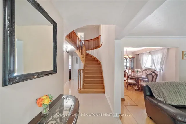 Additional image 5 of 836 Greycedar Cres