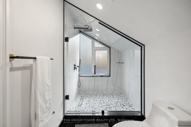 Additional image 24 of 48 Silverthorn Ave