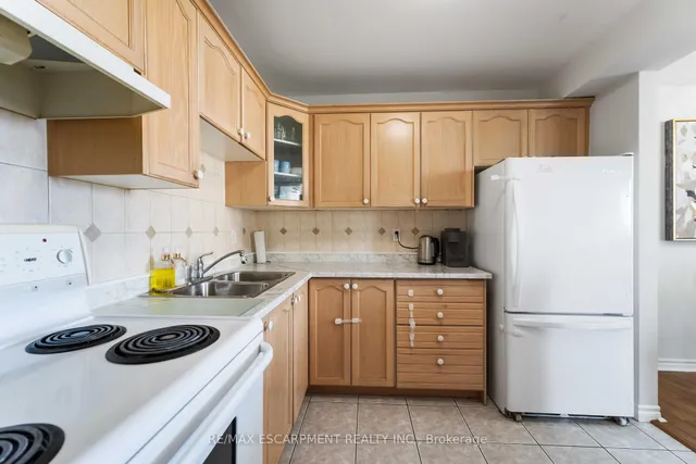 Additional image 16 of 75 Glenburn Crt Unit 1004