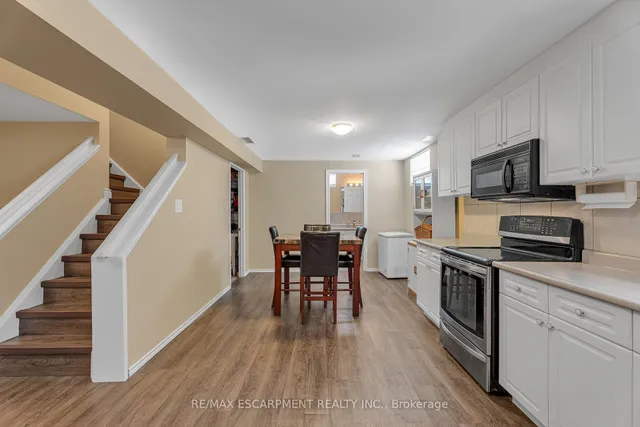 Additional image 31 of 2 Vinehill Dr