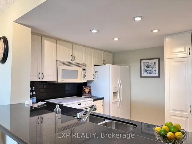Additional image 6 of 725 King St Unit 705
