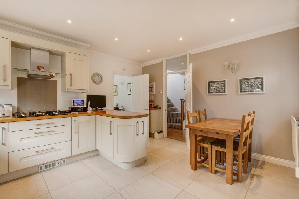 Additional image 5 of Canonsfield Road, Oaklands, Welwyn, Hertfordshire, AL6