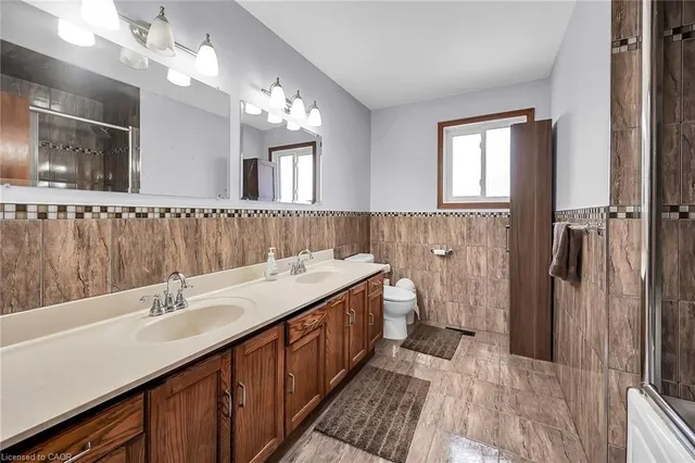 Additional image 22 of 140 Solomon Cres