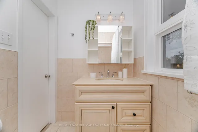 Additional image 29 of 2295 Barclay Rd