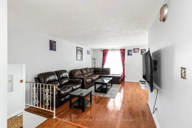 Additional image 7 of 102 Quaker Cres