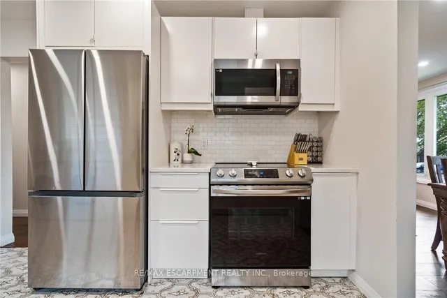 Additional image 16 of 444 QUEEN VICTORIA Dr