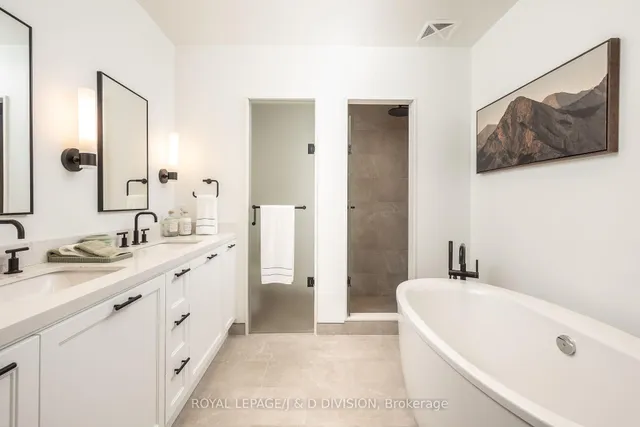 Additional image 27 of 1 Strathgowan Ave Unit TH4