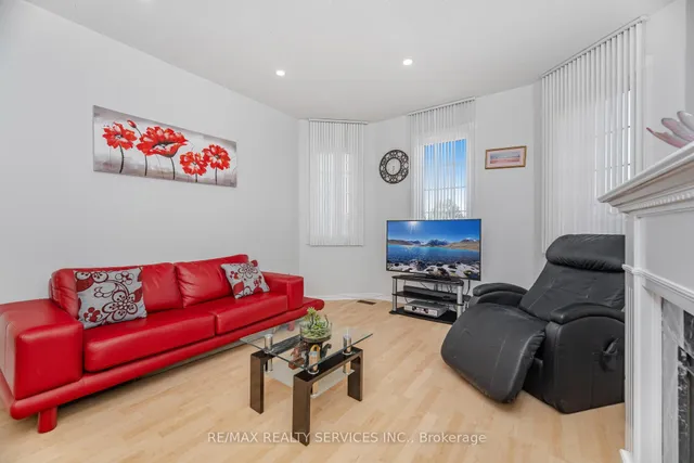 Additional image 24 of 59 Hullen Cres