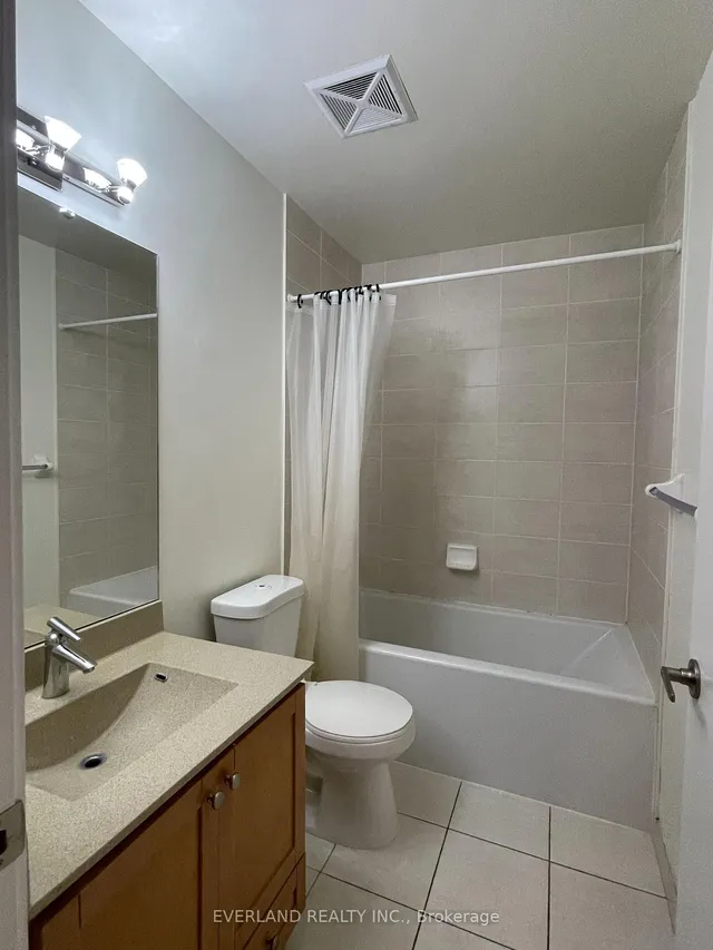 Additional image 8 of 125 Village Green Sq Unit 610