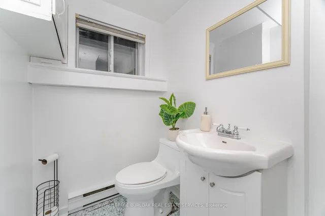 Additional image 37 of 2295 Barclay Rd