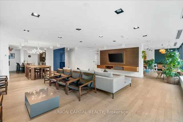 Additional image 19 of 111 Bathurst St Unit 505