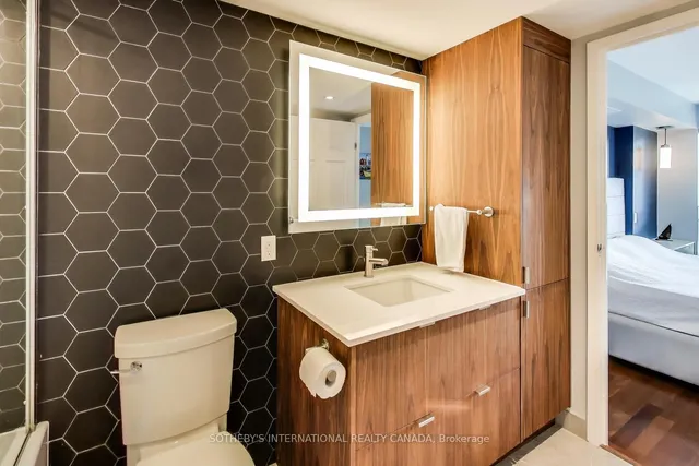 Additional image 15 of 10 Yonge St Unit 2701