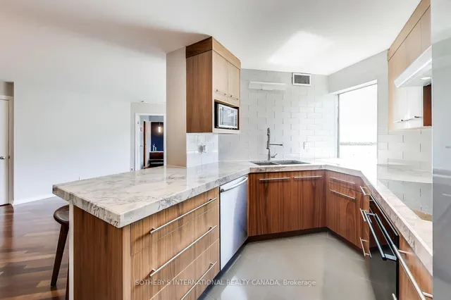 Additional image 4 of 10 Yonge St Unit 2701