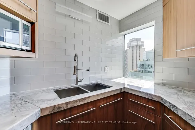 Additional image 5 of 10 Yonge St Unit 2701