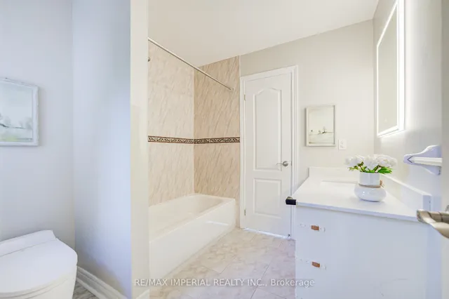 Additional image 38 of 206 Hollywood Ave