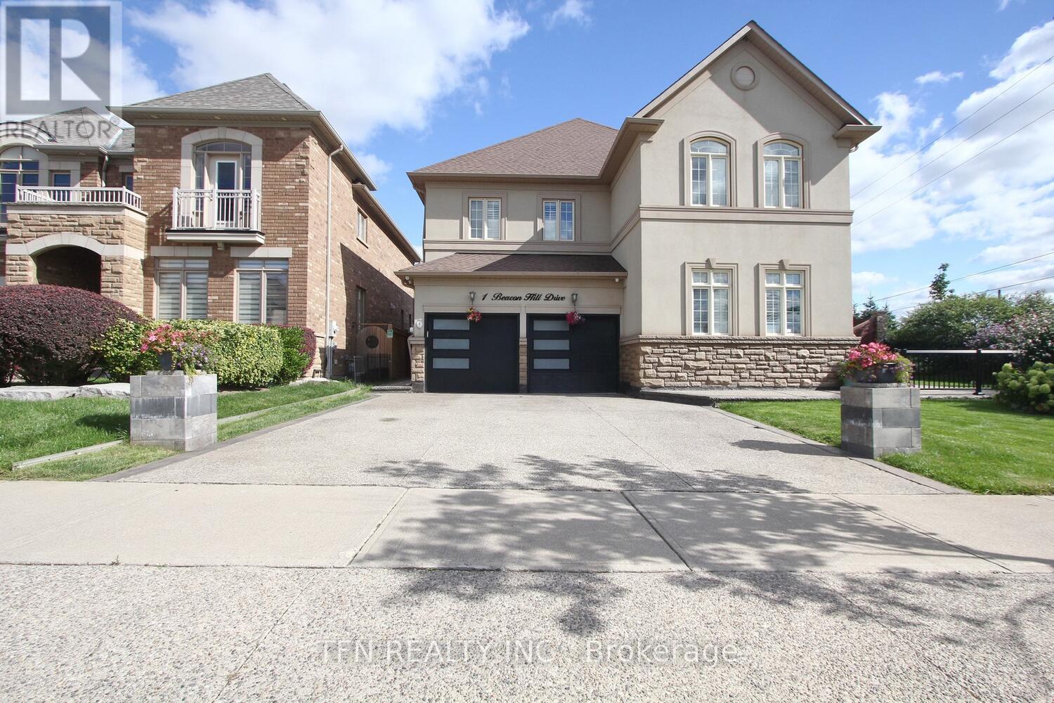 Property image for 1 BEACON HILL DRIVE|Brampton (Credit Valley), Ontario L6X0V6
