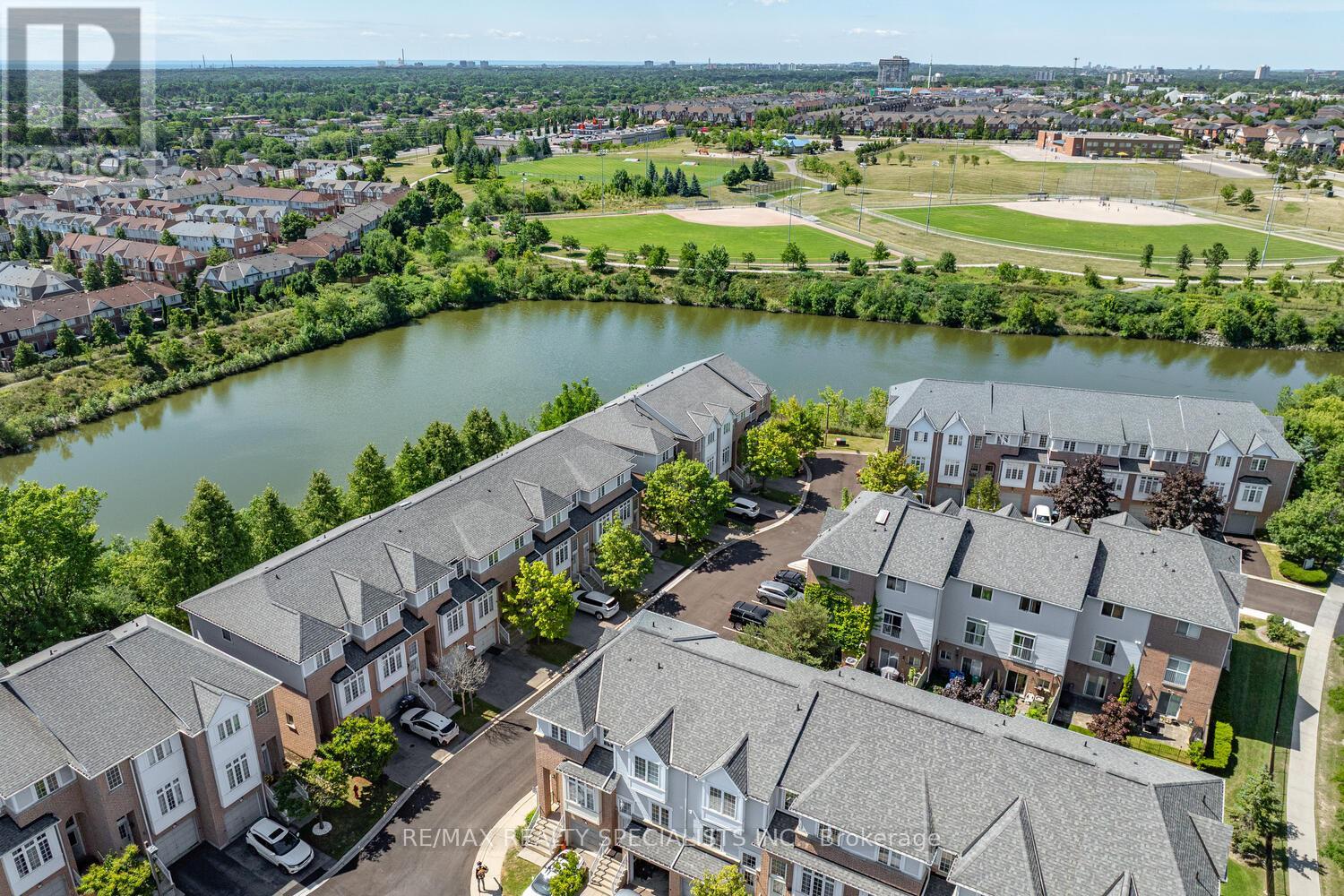 37 - 280 HILLCREST AVENUE|Mississauga (Cooksville), Ontario L5B4L3