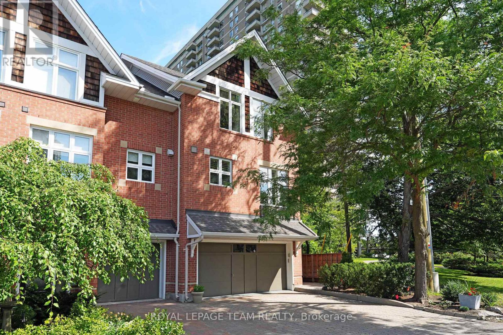 201 CLEARVIEW AVENUE|Ottawa, Ontario K1Z1A8