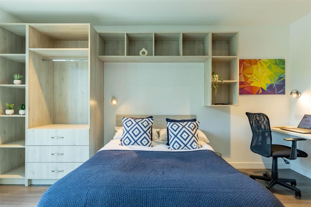 Additional image 14 of Aberdeen | Student | September | AB11