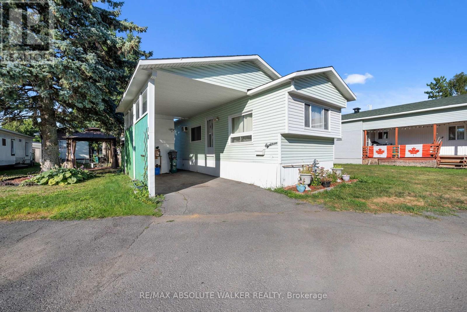 18 TRACY AVENUE|Ottawa, Ontario K2H7P7