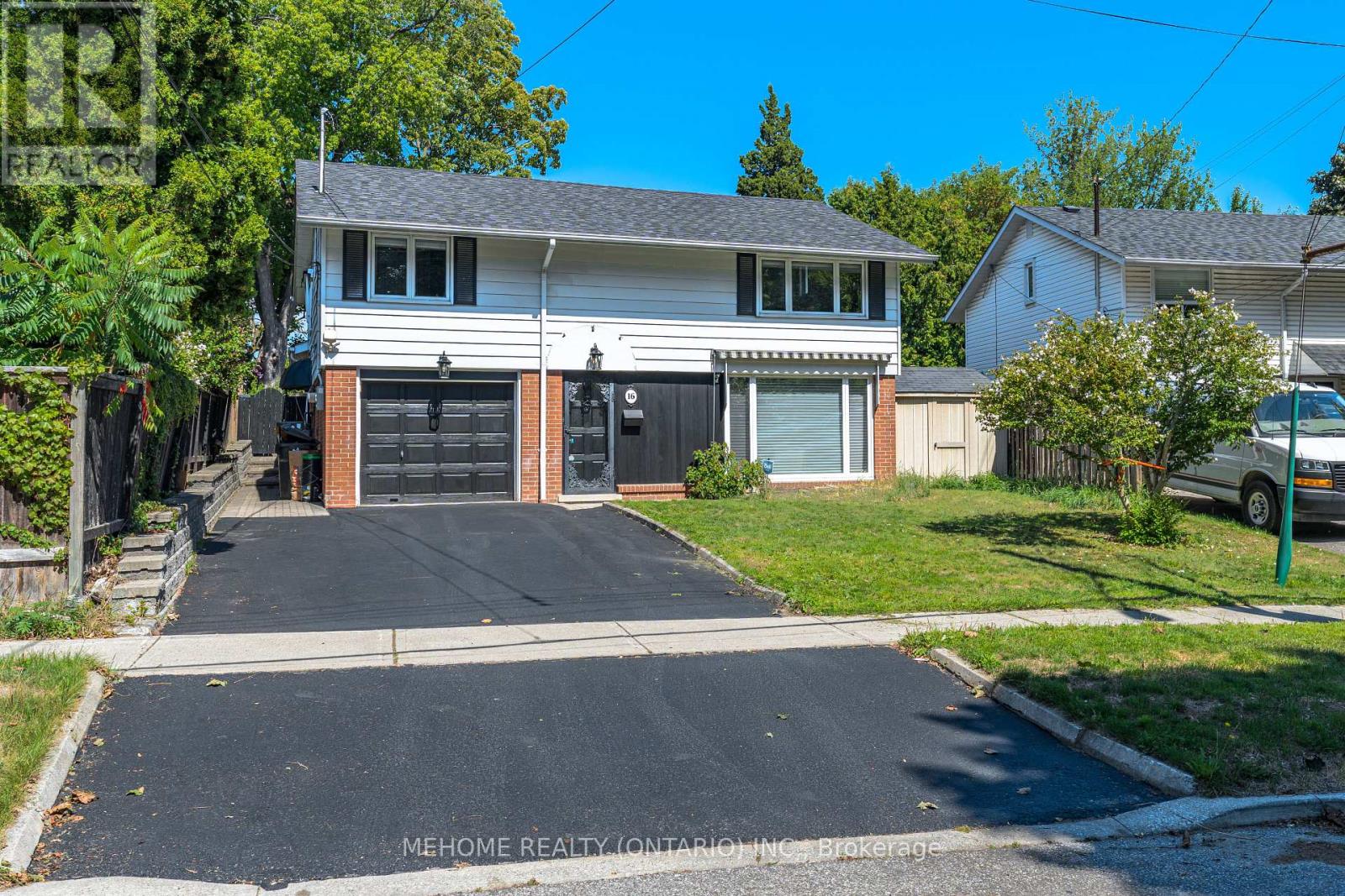 16 ABBOTTSWOOD ROAD|Toronto (Bendale), Ontario M1P3P1