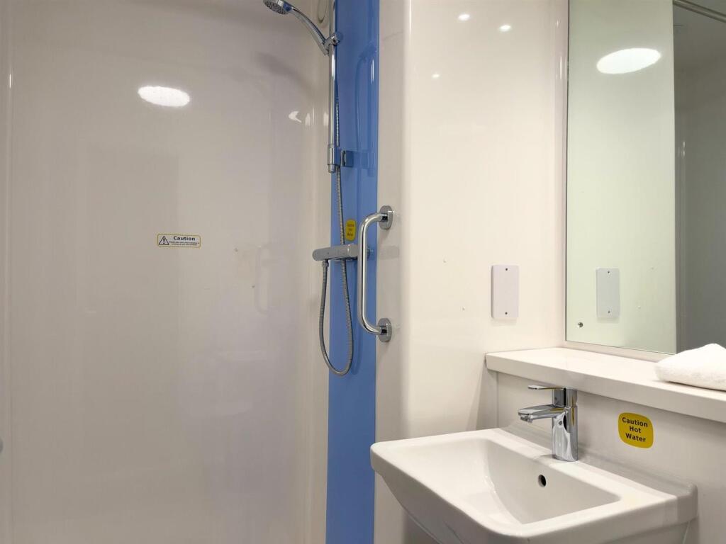 Additional image 4 of Aberdeen | Student | September | AB11