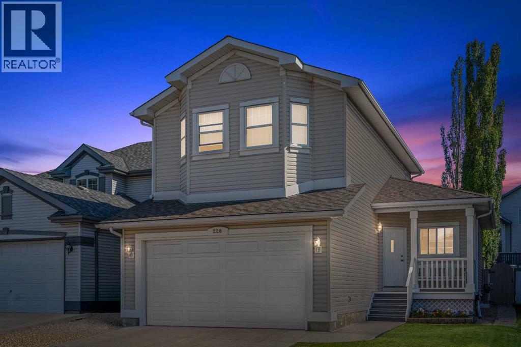 228 Douglas Ridge Close SE|Calgary, Alberta T2Z2P6