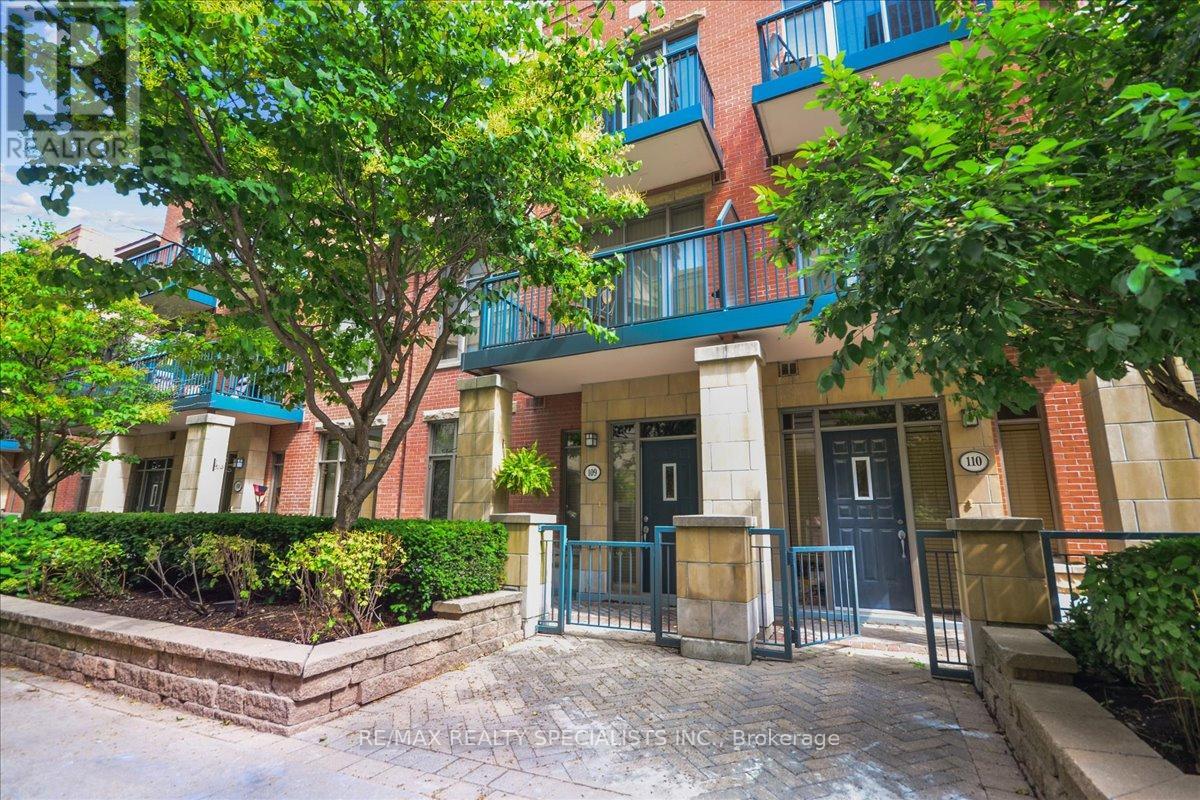 Property image for 319 - 330 PRINCESS ROYAL DRIVE|Mississauga (City Centre), Ontario L5B4P7