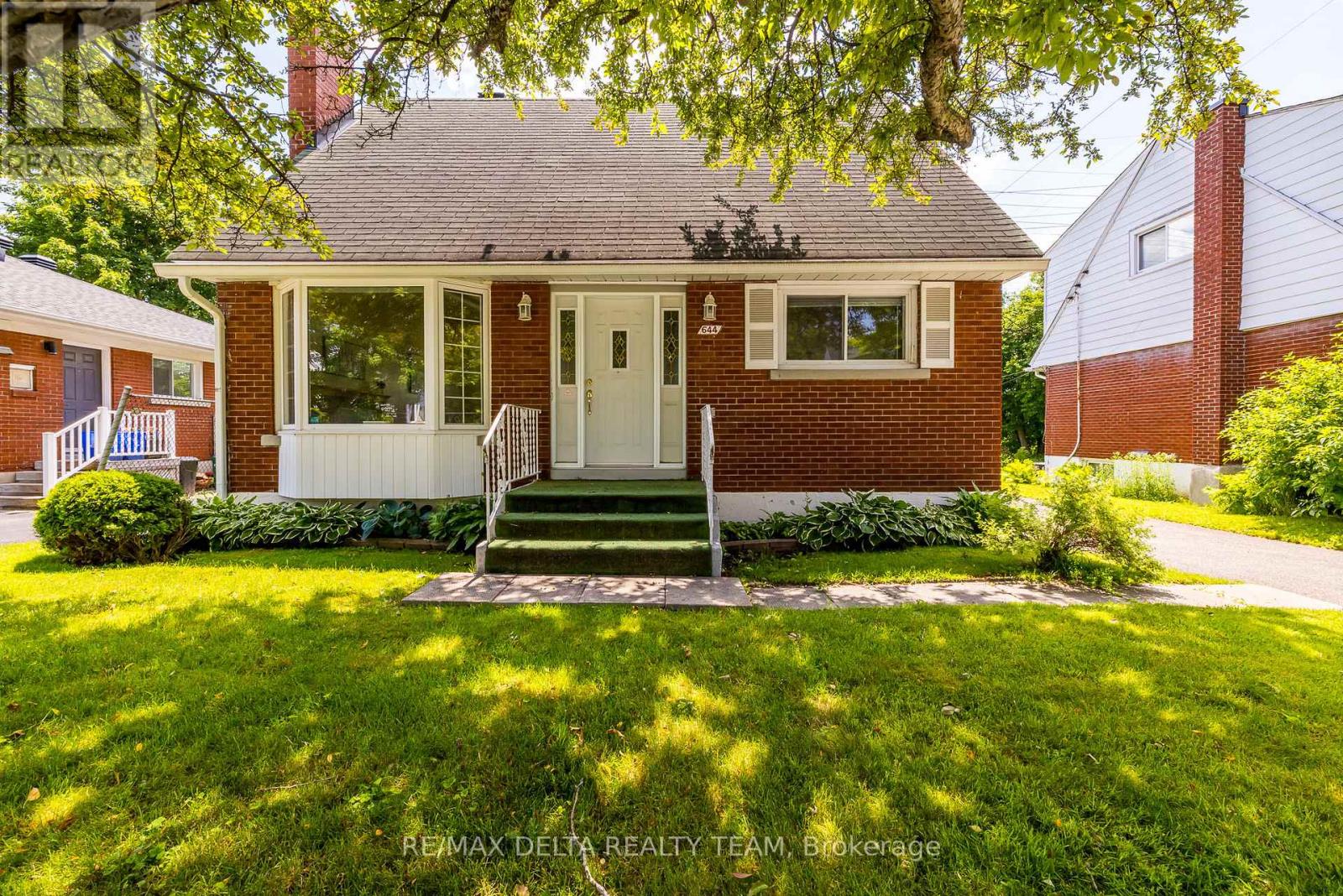 Property image for 644 BROWNING AVENUE|Ottawa, Ontario K1G0T9