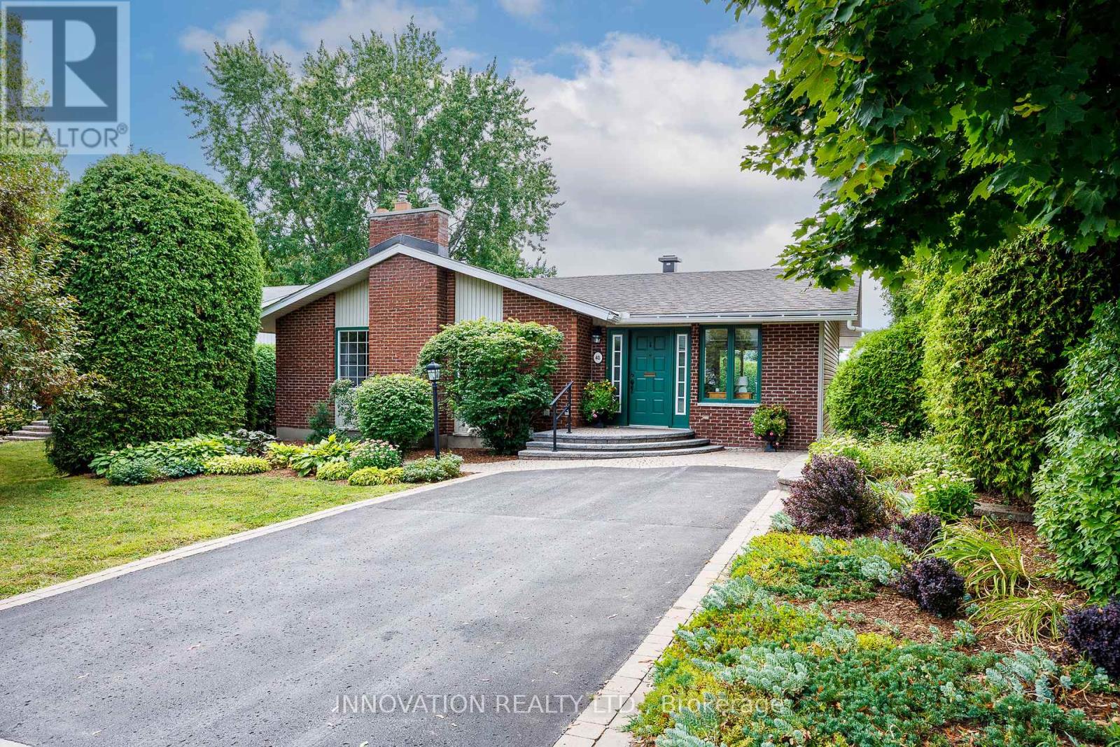 40 SINGAL STREET|Ottawa, Ontario K2L1B9