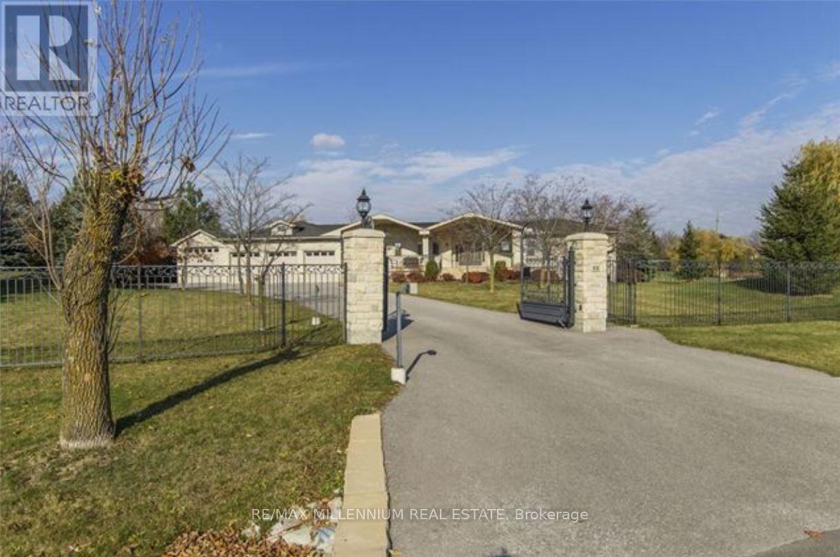 Property image for 32 MICHELANGELO BOULEVARD|Brampton (Toronto Gore Rural Estate), Ontario L6P0H3
