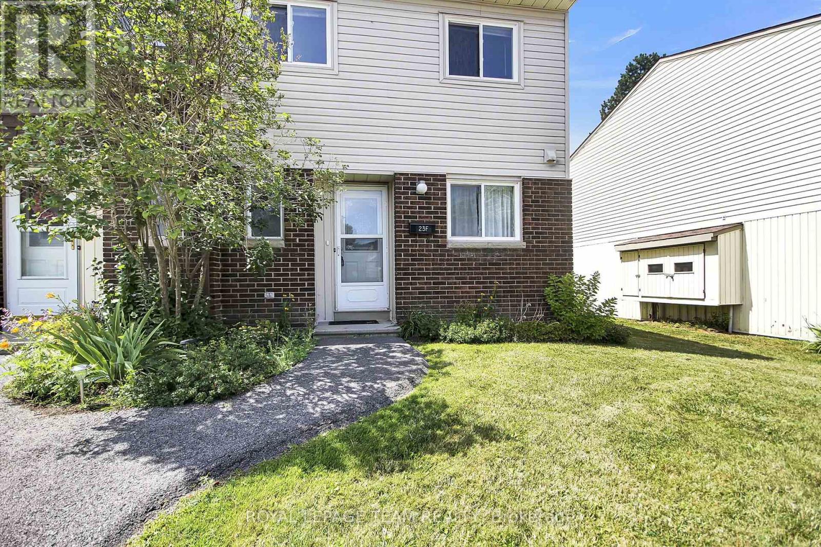 F - 23 SONNET CRESCENT|Ottawa, Ontario K2H8W8