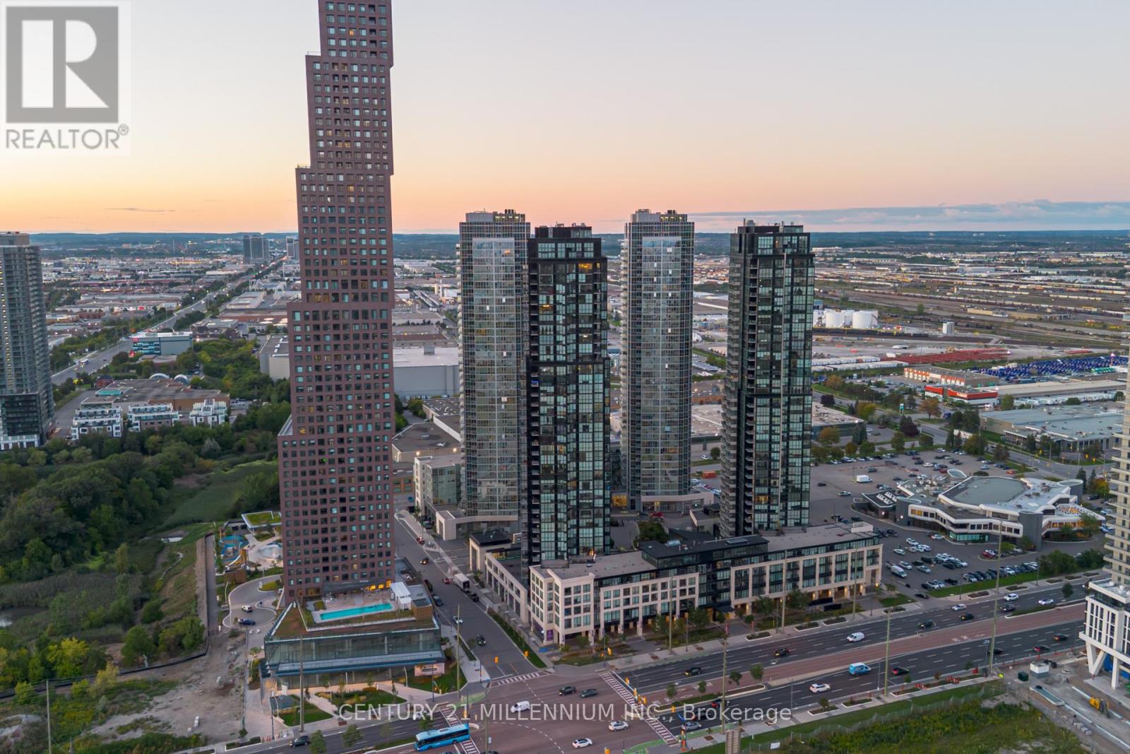 1704 - 2910 HIGHWAY 7 ROAD|Vaughan (Concord), Ontario K4K0H8