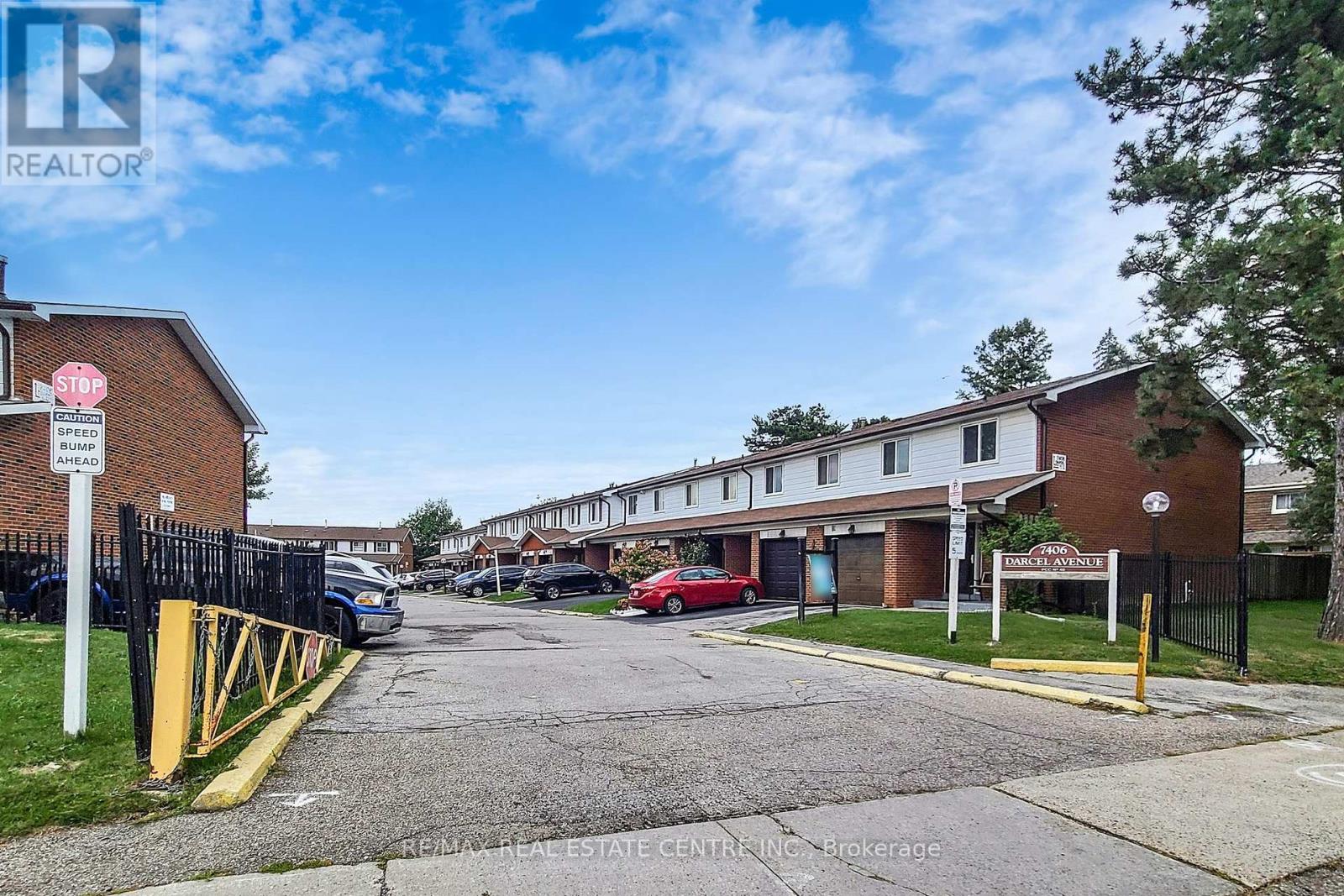 34 - 7406 DARCEL AVENUE|Mississauga (Malton), Ontario L4T2X5