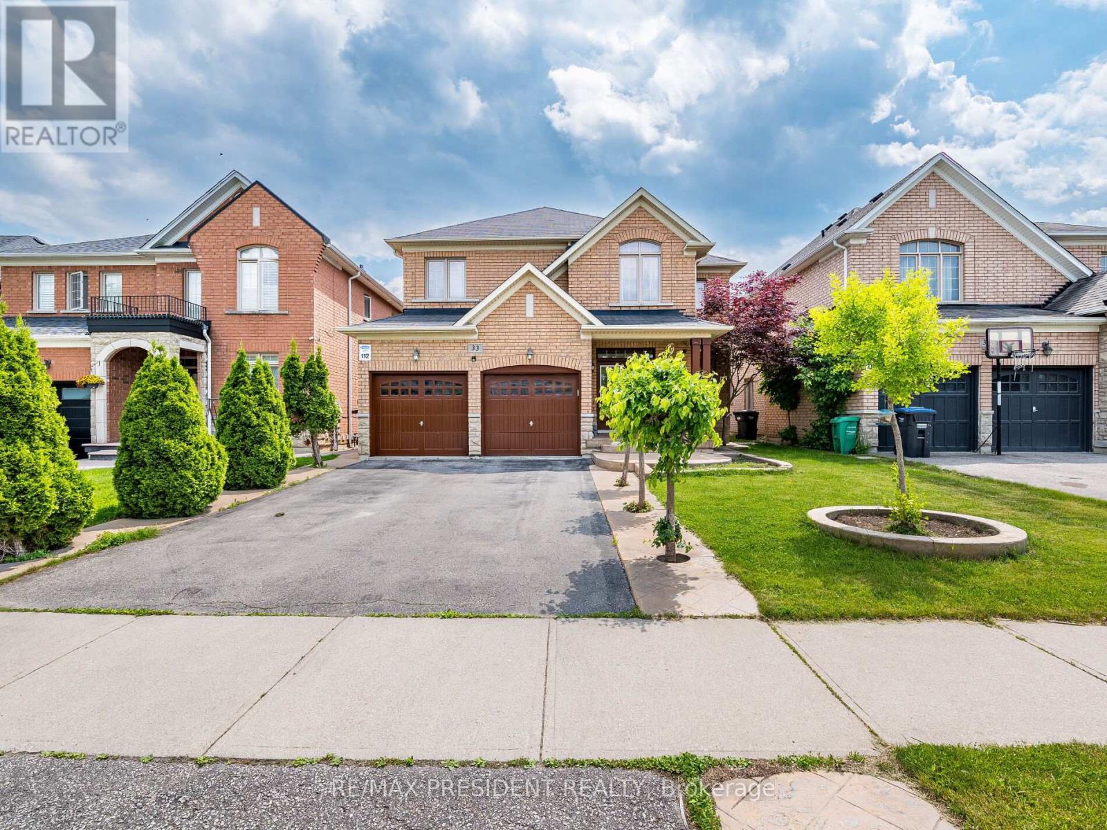 Property image for 33 BELLEVILLE DRIVE|Brampton (Vales of Castlemore North), Ontario L6P1V8