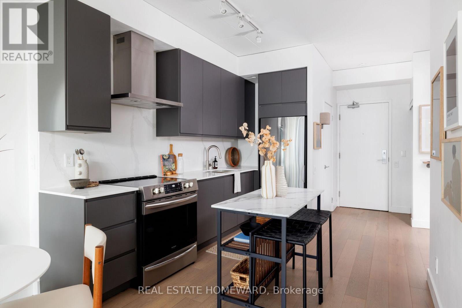 Property image for 807 - 38 NIAGARA STREET|Toronto (Waterfront Communities), Ontario M5V3X1