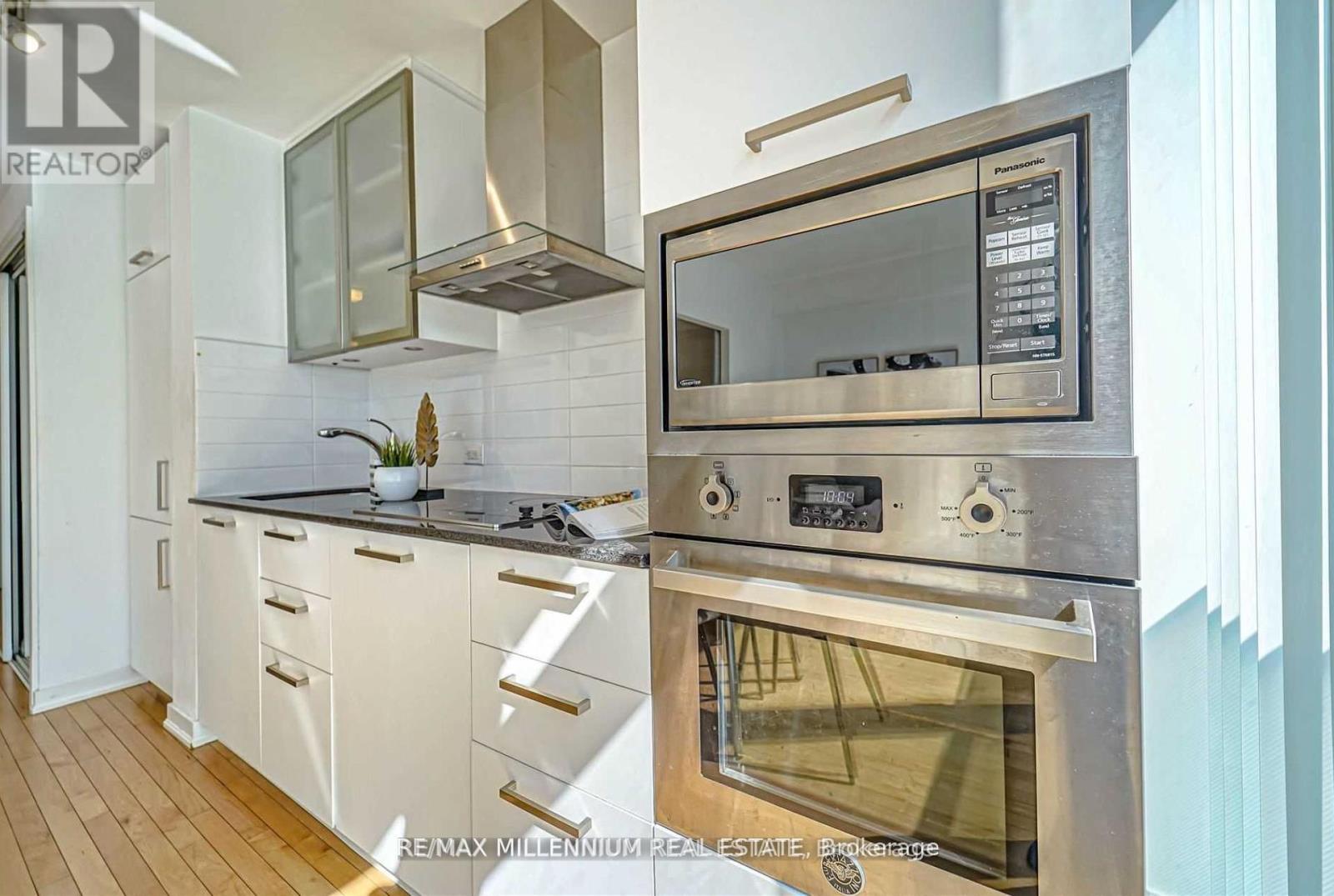 3612 - 14 YORK STREET|Toronto (Waterfront Communities), Ontario M5J2Z2