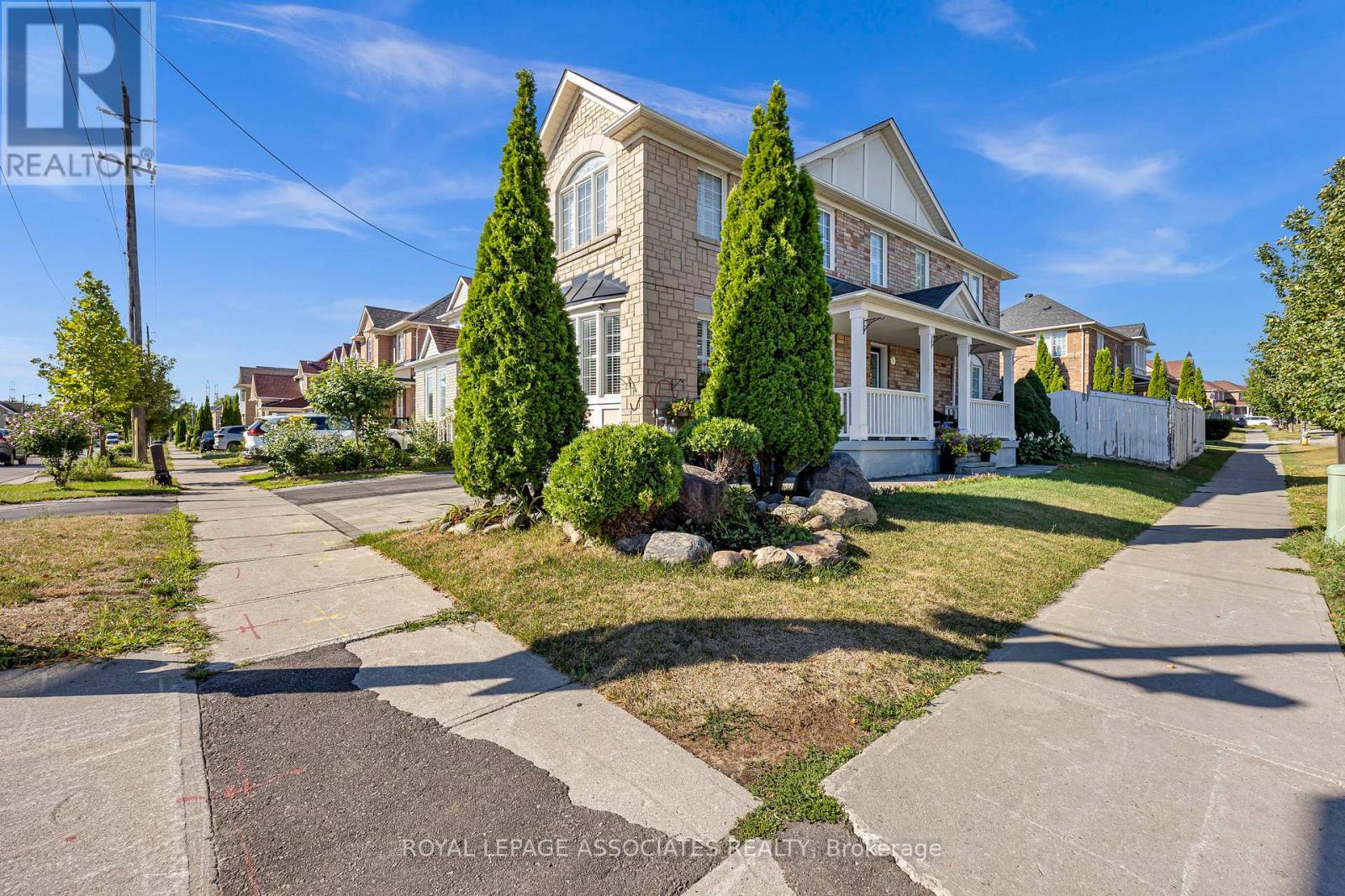 41 PINOAK STREET|Toronto (Rouge), Ontario M1X1W7