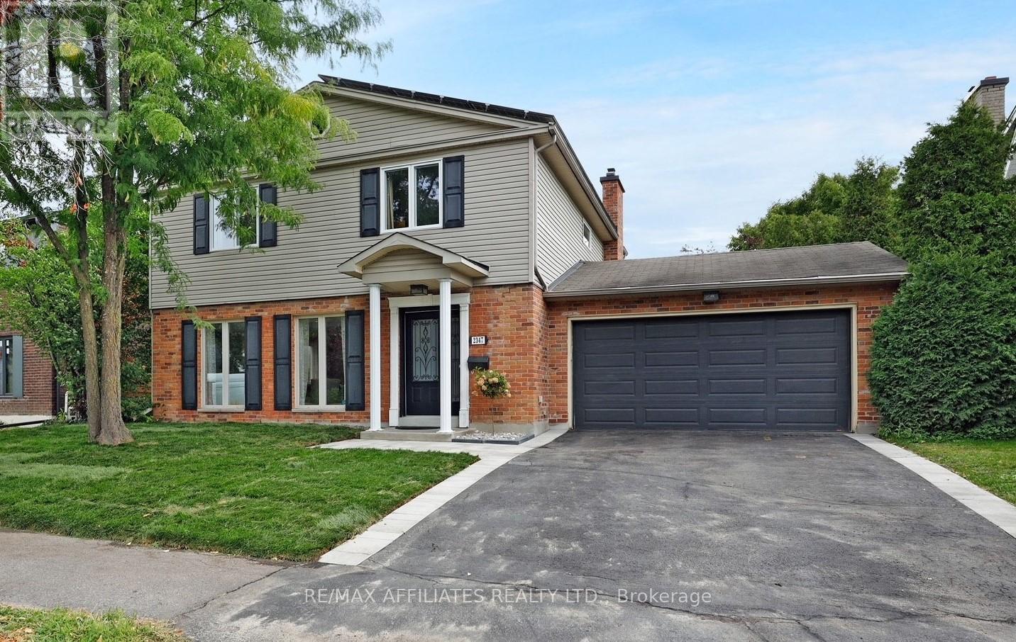 2347 BRIAR HILL DRIVE|Ottawa, Ontario K1H7A7
