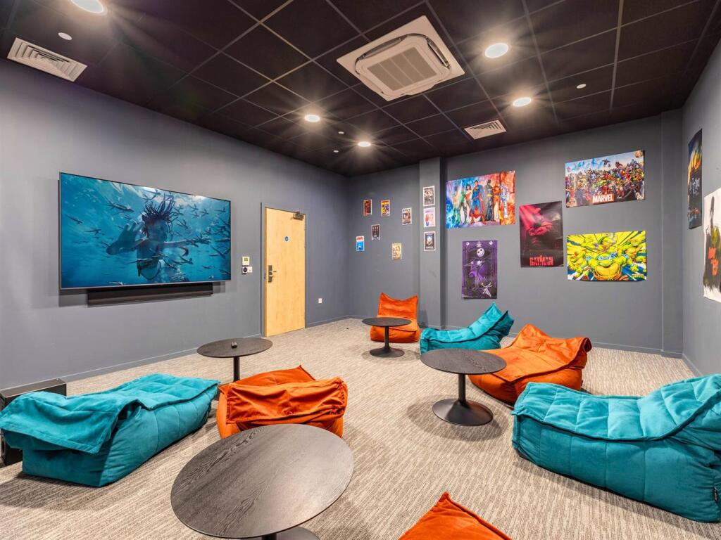 Additional image 16 of Aberdeen | Student | September | AB11