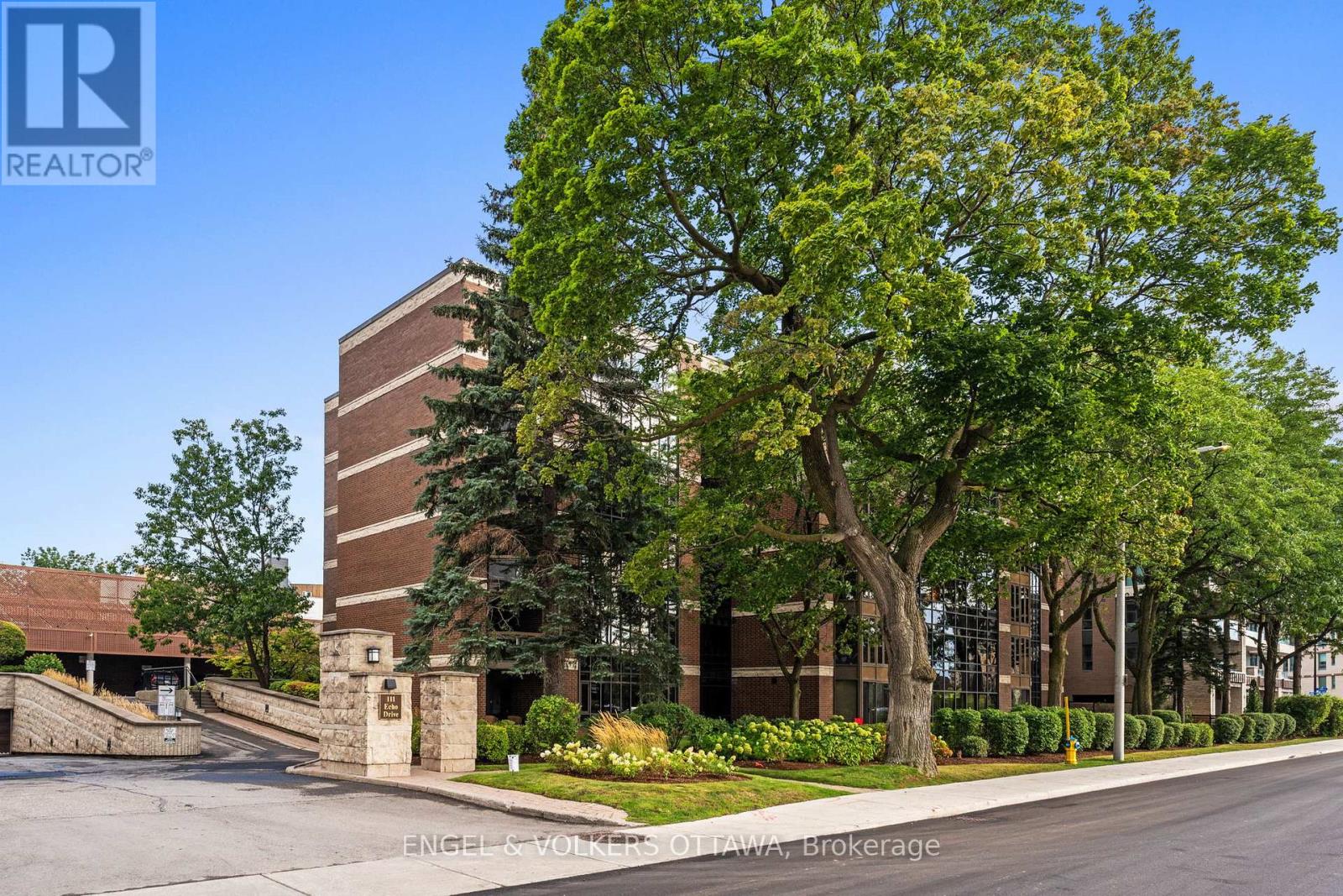 406 - 111 ECHO DRIVE|Ottawa, Ontario K1S5K8