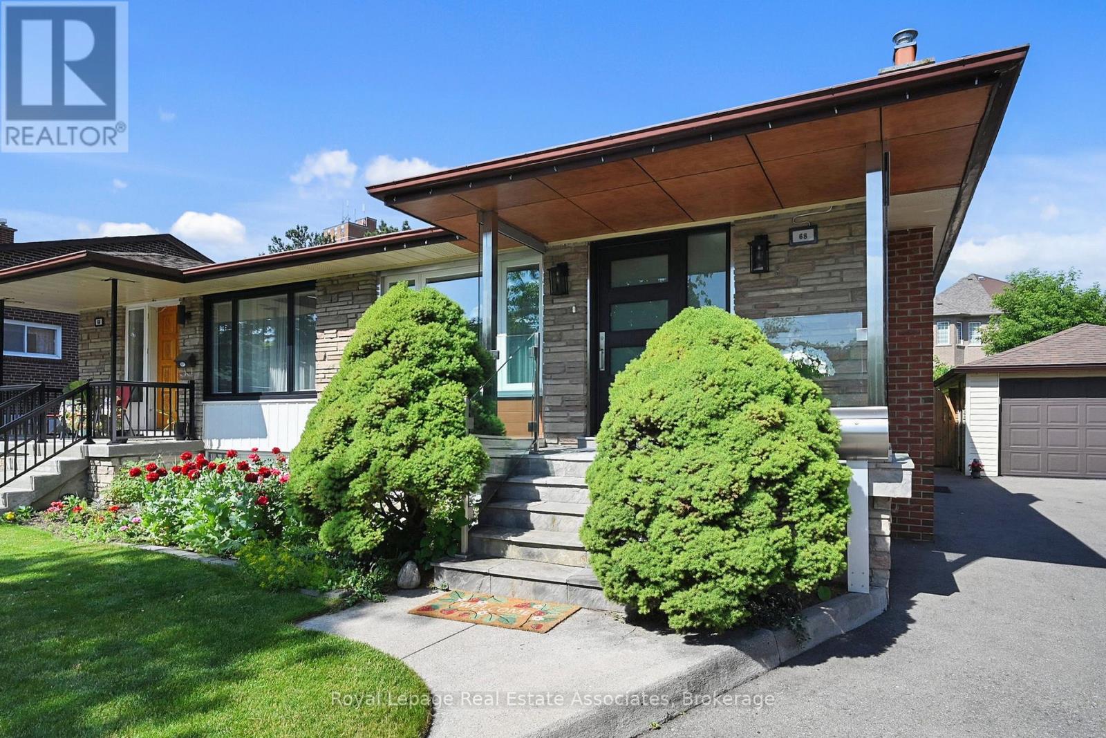 Property image for 68 VANGUARD DRIVE|Toronto (Islington-City Centre West), Ontario M9B5E6